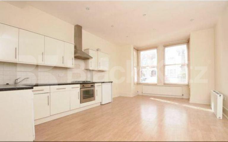			LET, Studio Apartment, 1 bath, 1 reception Studio			 Gleneagle Road, Streatham Common